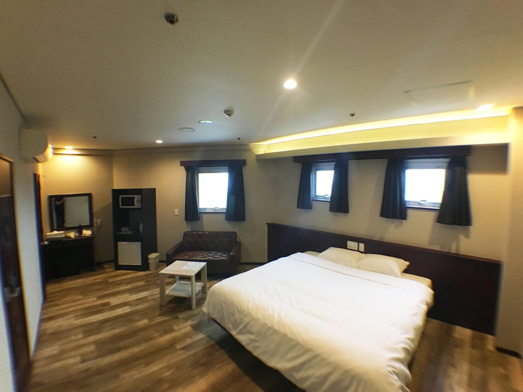 Rycom Crystal Hotel Okinawa Eksteriør billede