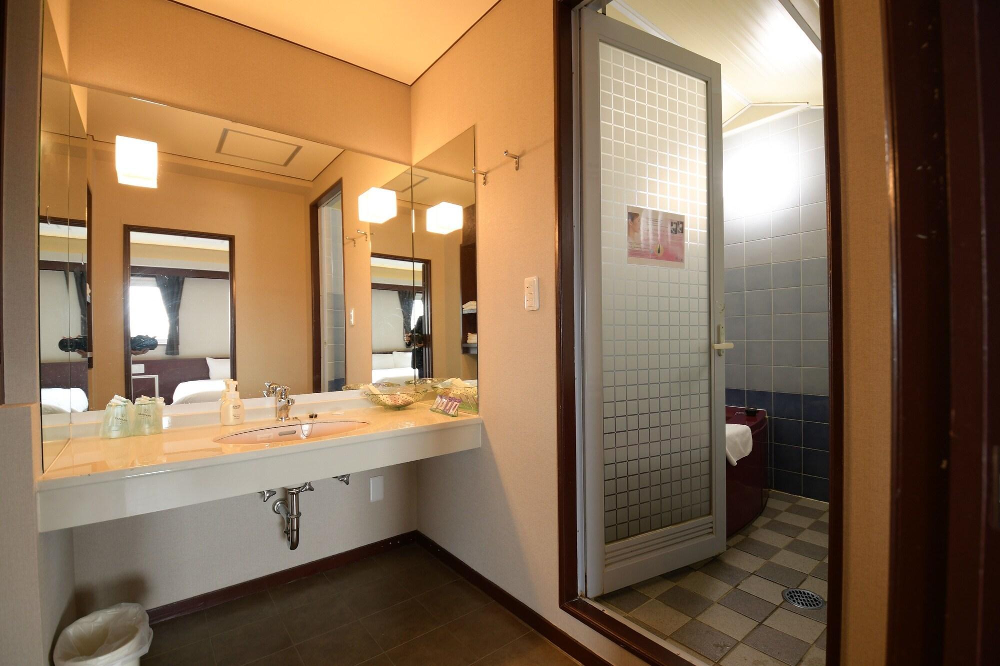 Rycom Crystal Hotel Okinawa Eksteriør billede